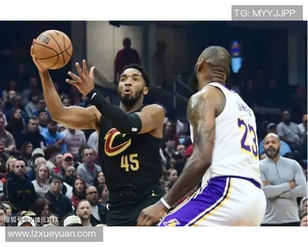 米切尔疑似与当红明星关系密切引发绯闻传闻热议